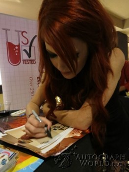 Elle Alexandra autograph