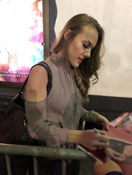 Jenna Stockman autograph