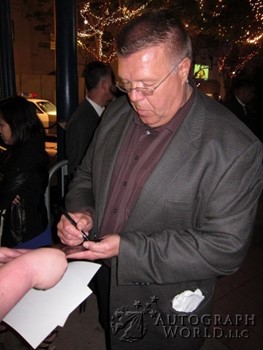Joel McKinnon Miller autograph