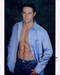 Dylan Bruce autograph