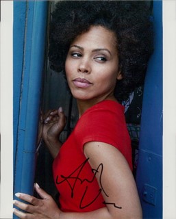 Amirah Vann autograph