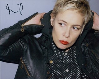 Liza Weil autograph