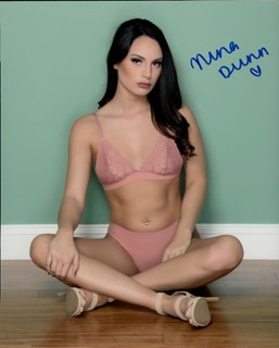 Nina Dunn autograph