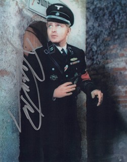 Derren Nesbitt autograph