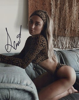 Stefanie Gurzanski autograph