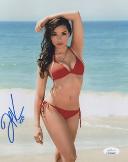 Jessica Parker Kennedy autograph