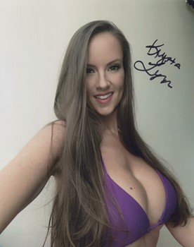 Krysta Lynn autograph