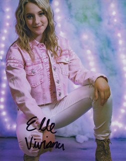 Elle Viviana autograph