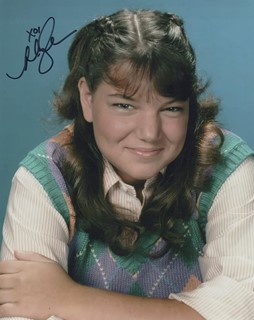 Mindy Cohn autograph