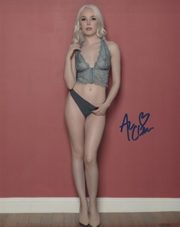 Ali Claire autograph