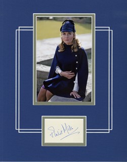 Juliet Mills autograph