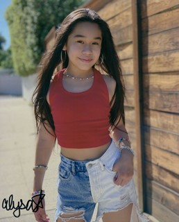 Alysa Gutierrez-Sierra autograph