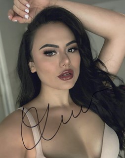 Geraldine Moreno autograph