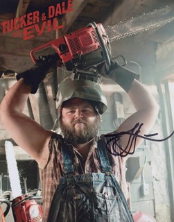 Tyler Labine autograph