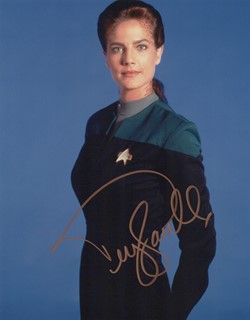 Terry Farrell autograph