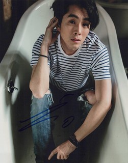 Justin Chon autograph