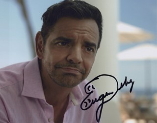 Eugenio Derbez autograph