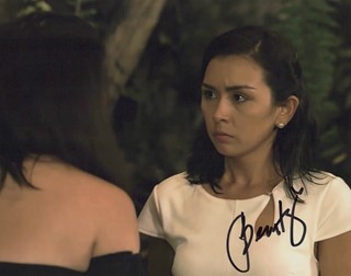 Beauty Gonzalez autograph