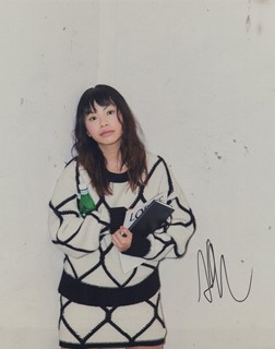 Jillian Nguyen autograph