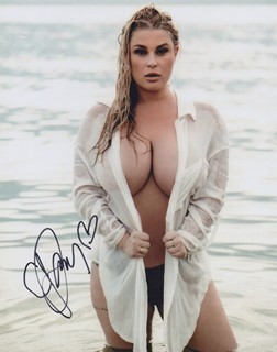 Chloe Michelle autograph