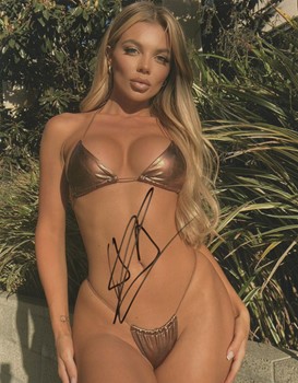 Anastasia Nova autograph