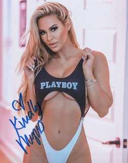 Kindly Myers autograph