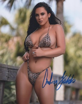 Amber Fields autograph