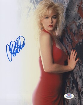 Christina Applegate autograph