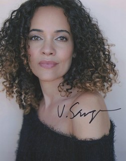 Victoria Savage autograph