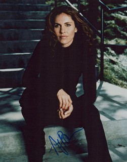 Amy Brenneman autograph