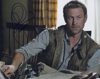 Grant Bowler autograph