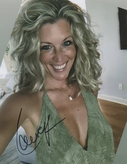 Laura Wright autograph