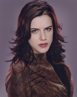 Michelle Ryan autograph