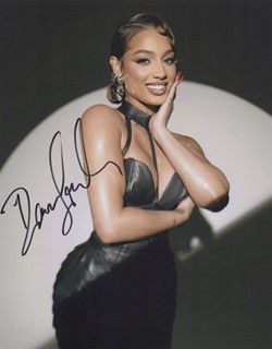 DaniLeigh autograph