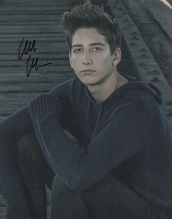 Milo Manheim autograph