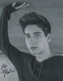 Milo Manheim autograph