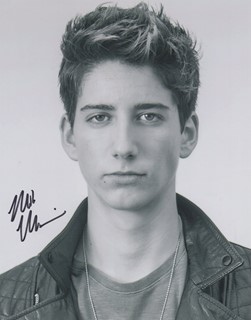 Milo Manheim autograph