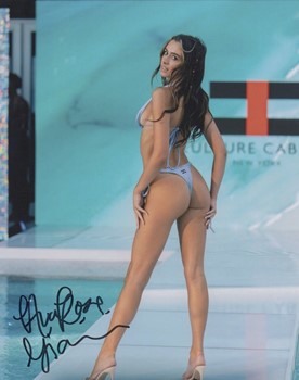 Ava Rose Giannini autograph