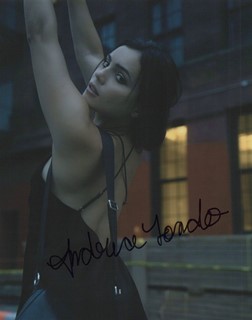 Andrea Londo autograph