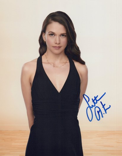 Sutton Foster autograph