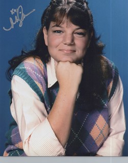 Mindy Cohn autograph