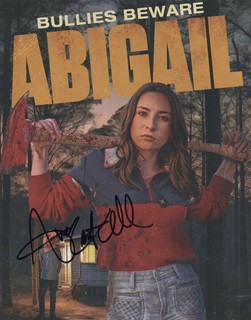 Ava Cantrell autograph