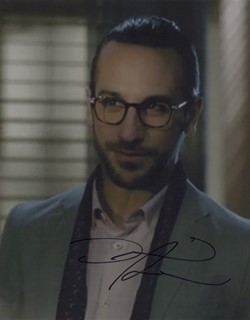 Deniz Akdeniz autograph