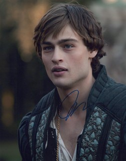 Douglas Booth autograph