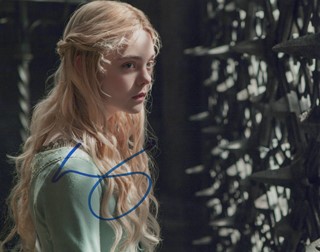 Elle Fanning autograph