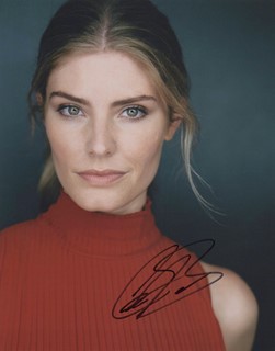 Caitlin Bassett autograph