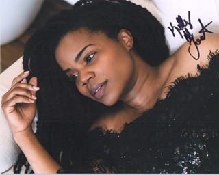 Kelly Jenrette autograph