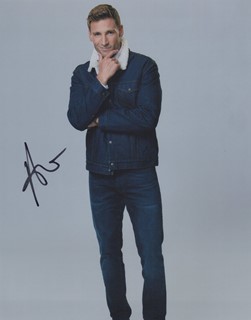 Andrew Walker autograph