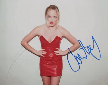 Caity Lotz autograph