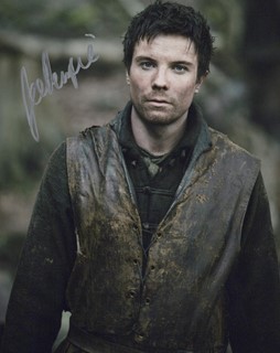 Joe Dempsie autograph